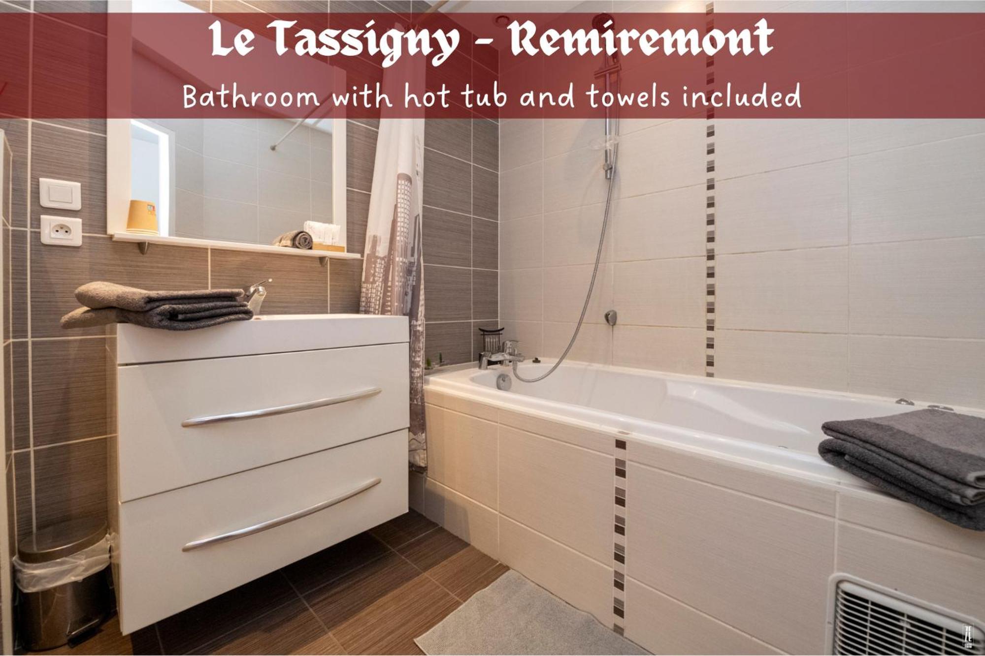 Le Tassigny 3 Etoiles - Hyper-centre Balneo Wifi Parking *